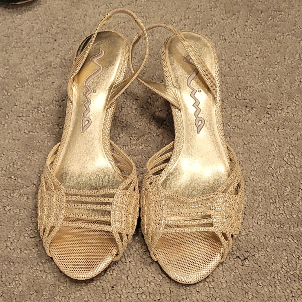 Nina gold sandal dress shoes size 9